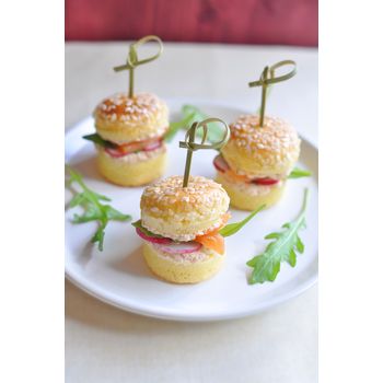Mini salmon burgers with lime zest